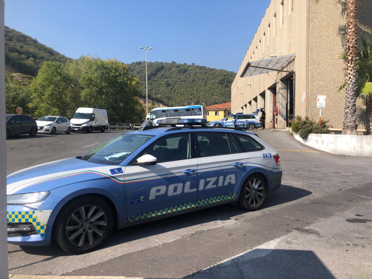 Blitz della polizia stradale anche a Imperia per controllare i mezzi di Riviera Trasporti Piemonte