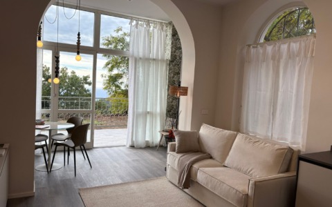 San Romolo Apartments, rinato l’ex Eremo: 16 case vista mare tra storia e natura