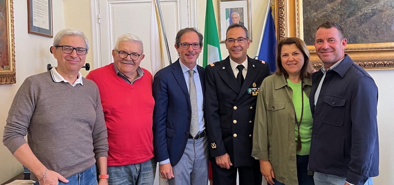 Il saluto del sindaco al comandante della Delegazione di Spiaggia Barillari