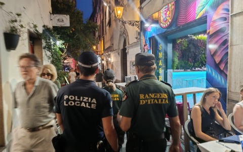 Stretta su alloggi sovraffollati e subaffitti. Scattano controlli della Locale
