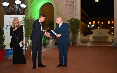A Poste Italiane il premio internazionale “Liberi di crescere”