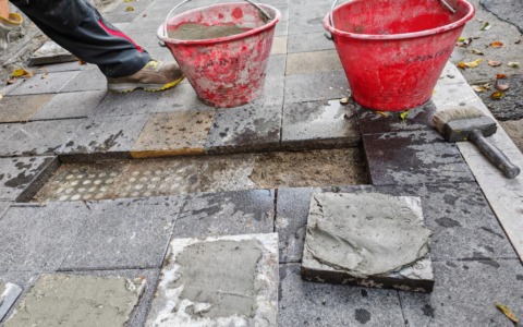 Interventi su pavimentazione e scalini nelle vie centrali