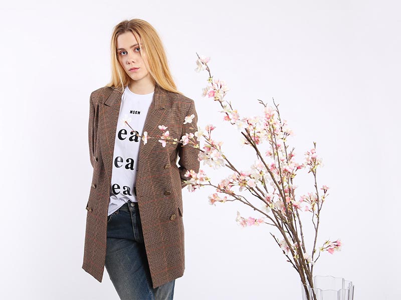 Blazer oversize da donna: il trend contemporaneo che conquista la moda