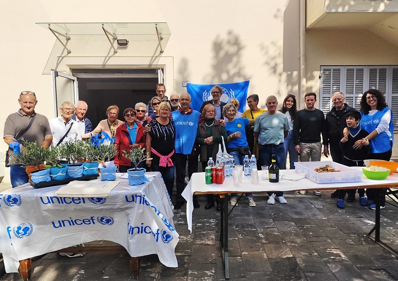 Il  Comitato Provinciale Unicef Imperia è sceso in piazza con l’Ulivo della Solidarietà e della Pace