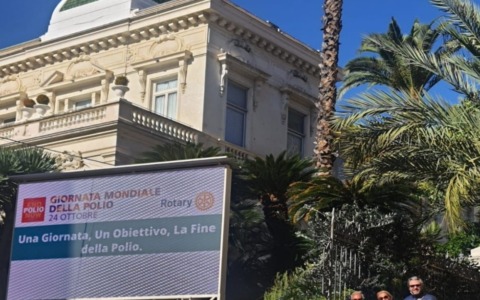 Il Rotary illumina il Casinò per la Giornata Mondiale della Polio