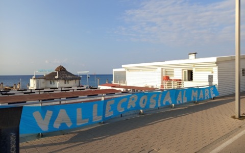 Su “Vallecrosia al Mare” monta il dibattito, tra paradossi e prese in giro. E interviene anche il sindaco