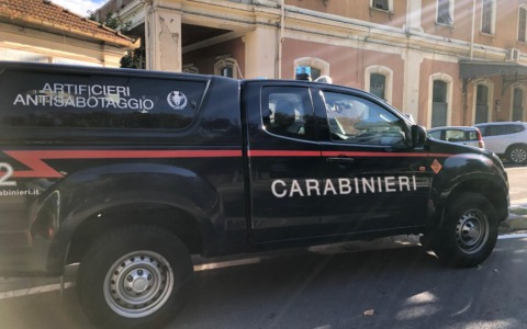 Artificieri sul posto per allarme bomba a Porto Maurizio