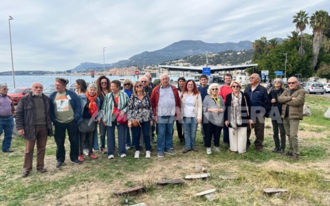 Manifestazione a Ponte San Ludovico contro la chiusura per quattro mesi dell’Aurelia