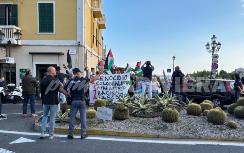 Pro pal bloccano Ventimiglia, Parodi: “Vergognoso e antidemocratico”
