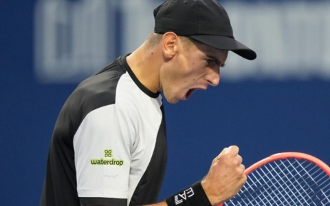 Matteo Arnaldi (non convocato in Coppa Davis) domani cerca l’impresa contro Zverev all’Atp 500 di Vienna