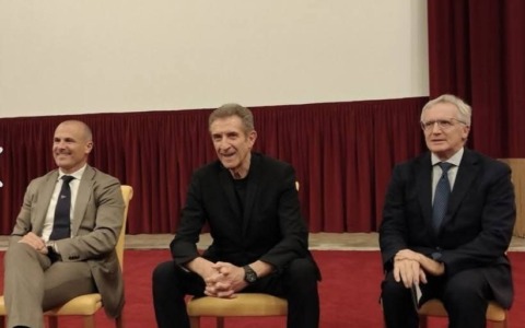 Ezio Greggio battezza la stagione teatrale del Casinò