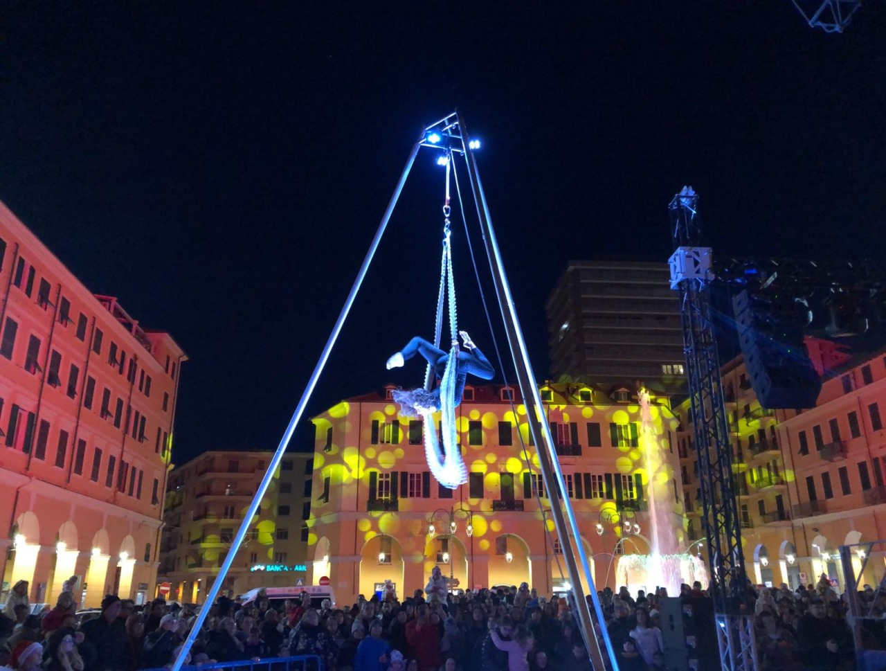 Lo spettacolo delle luminarie a Imperia