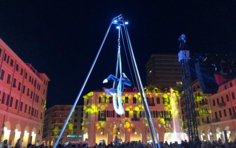 Lo spettacolo delle luminarie a Imperia