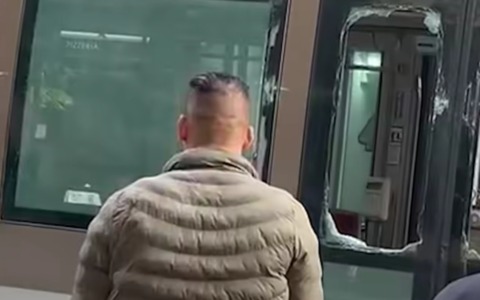 Auto contro tram a Nizza. Quattro feriti