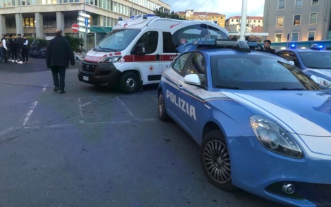 Aggrediti con calci e morsi tre controllori e un vigilante sull’autobus a Imperia