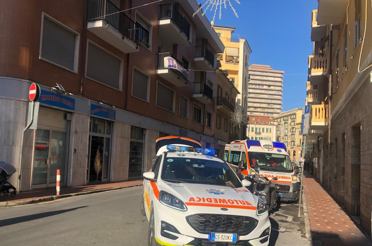 Anziano travolto sulle strisce