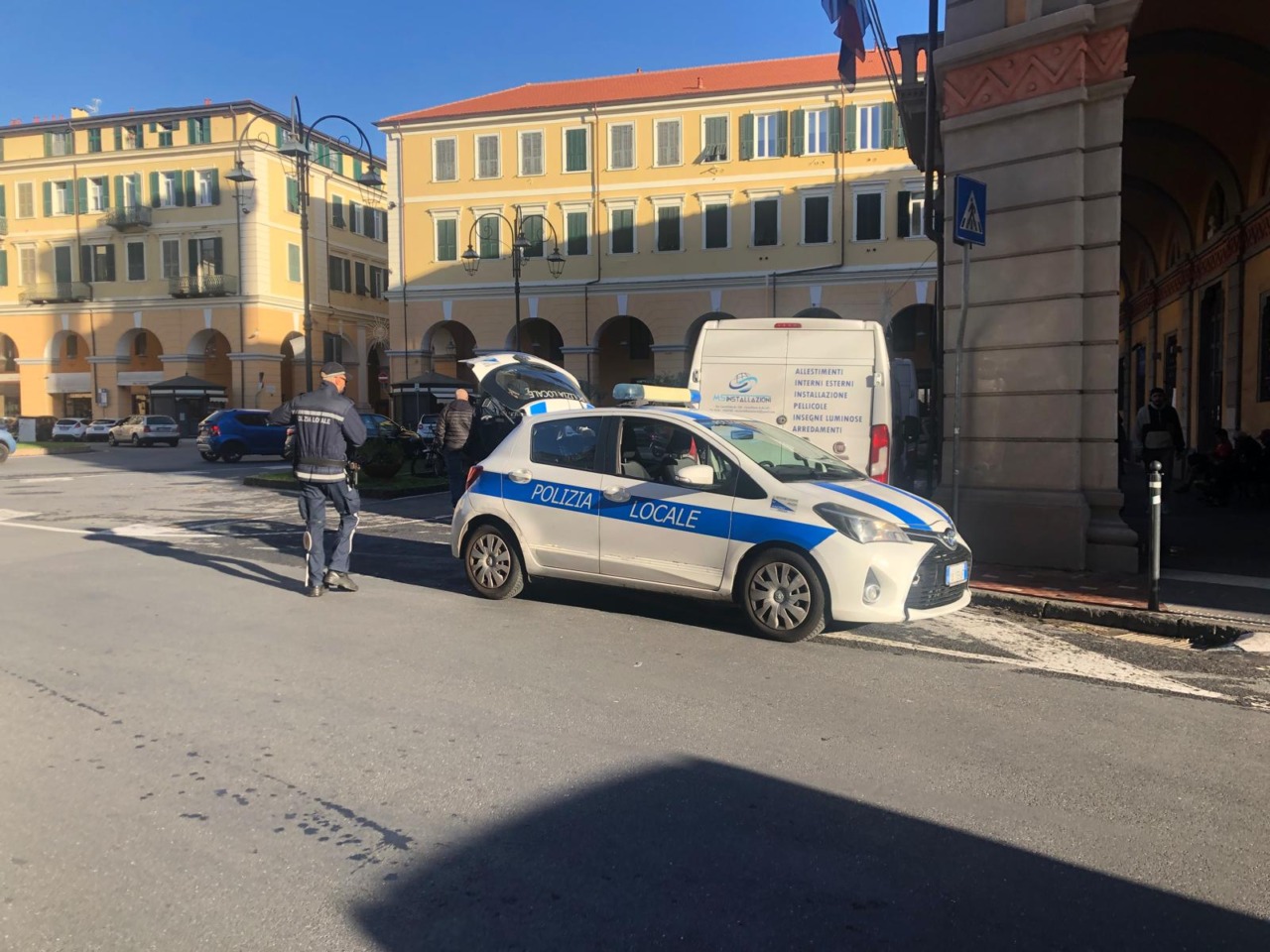 Anziano travolto sulle strisce