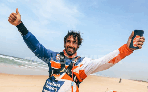 Motociclista di Bordighera attraversa il deserto del Marocco in moto