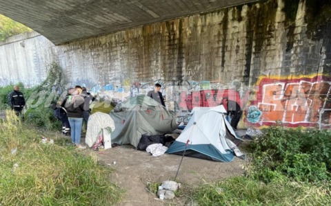 Sgomberato un altro accampamento abusivo di migranti a Ventimiglia