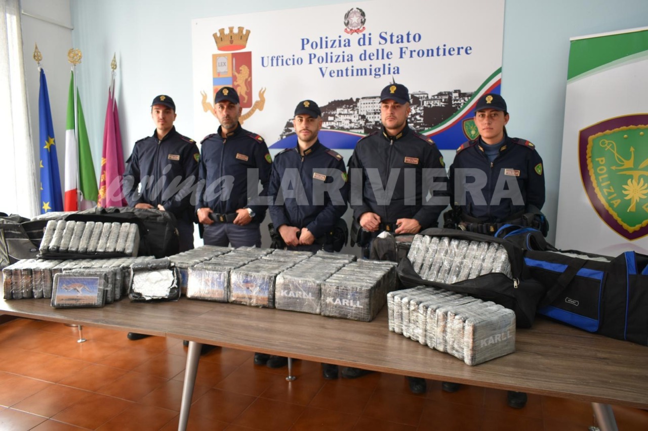 Polizia di frontiera sequestra 230 chili di cocaina al confine con la Francia