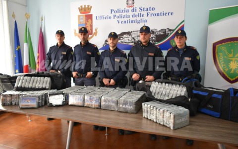 Polizia di frontiera sequestra 230 chili di cocaina al confine con la Francia