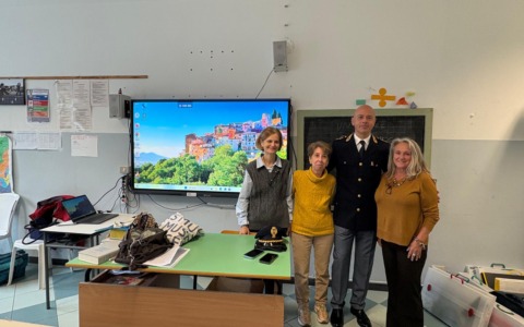 “Giovani Bulli si diventa”: il dirigente del commissariato incontra gli studenti a Ventimiglia