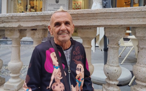 “Max” il re degli autografi che ha girato il mondo