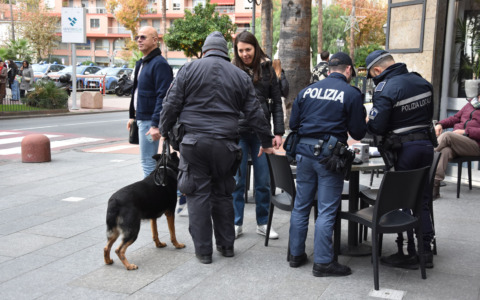 Controlli nelle zone “calde” di Ventimiglia con i cani Hura e Teo