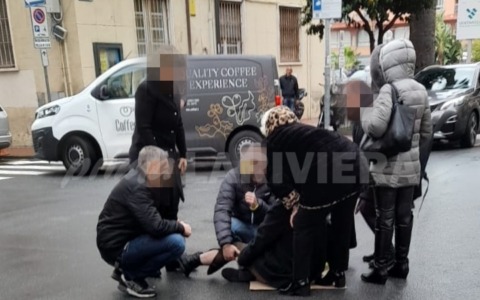Scooter investe donna 50enne titolare di un bar a Ventimiglia