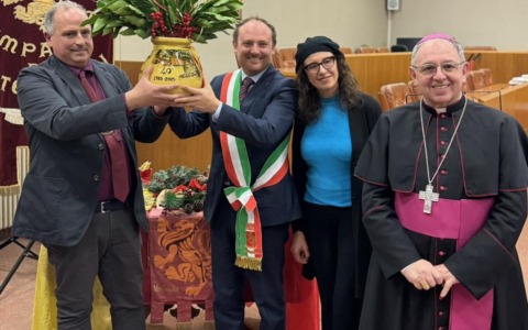 Consegnata al sindaco di Ventimiglia la 40ª Strena de Deinà