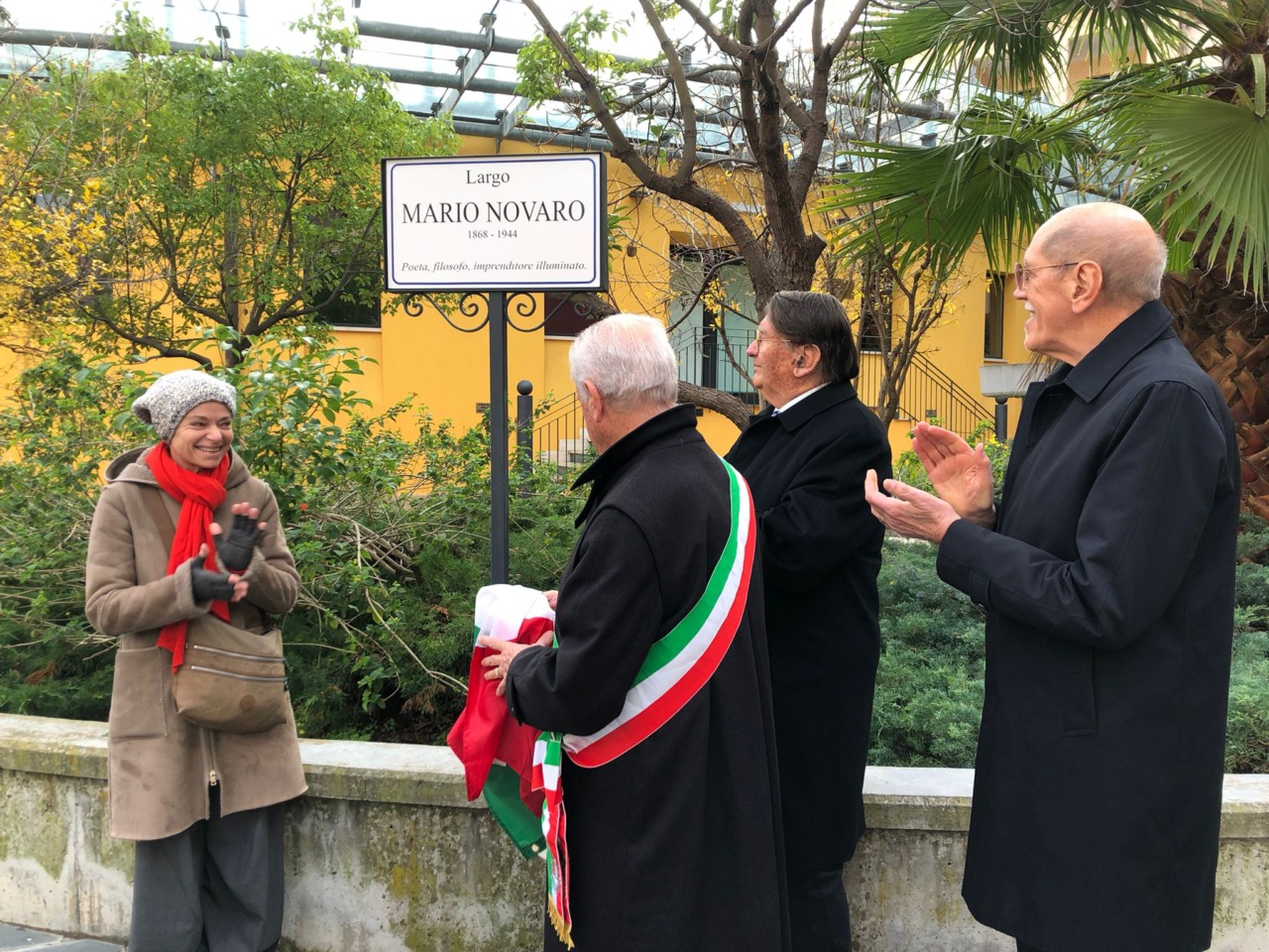 Piazza intitolata a Mario Novaro