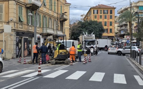 Corso Cavallotti: traffico in tilt per i lavori