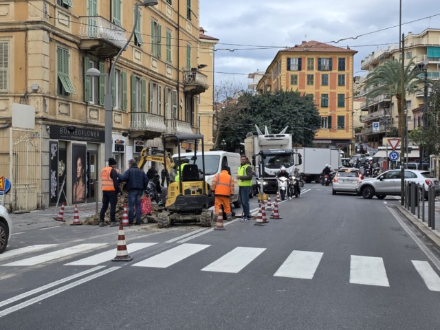 Corso Cavallotti: traffico in tilt per i lavori