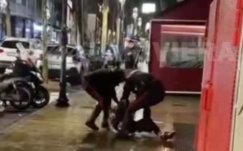 Arrestato lo straniero che gridava “Allāhu Akbar” in corso Garibaldi a Sanremo
