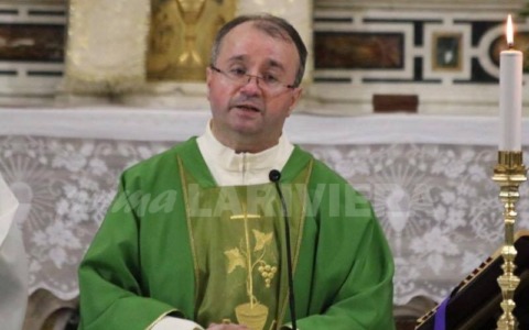 Don Antonio Robu è il nuovo parroco di Isolabona, l’insediamento domenica 7 dicembre