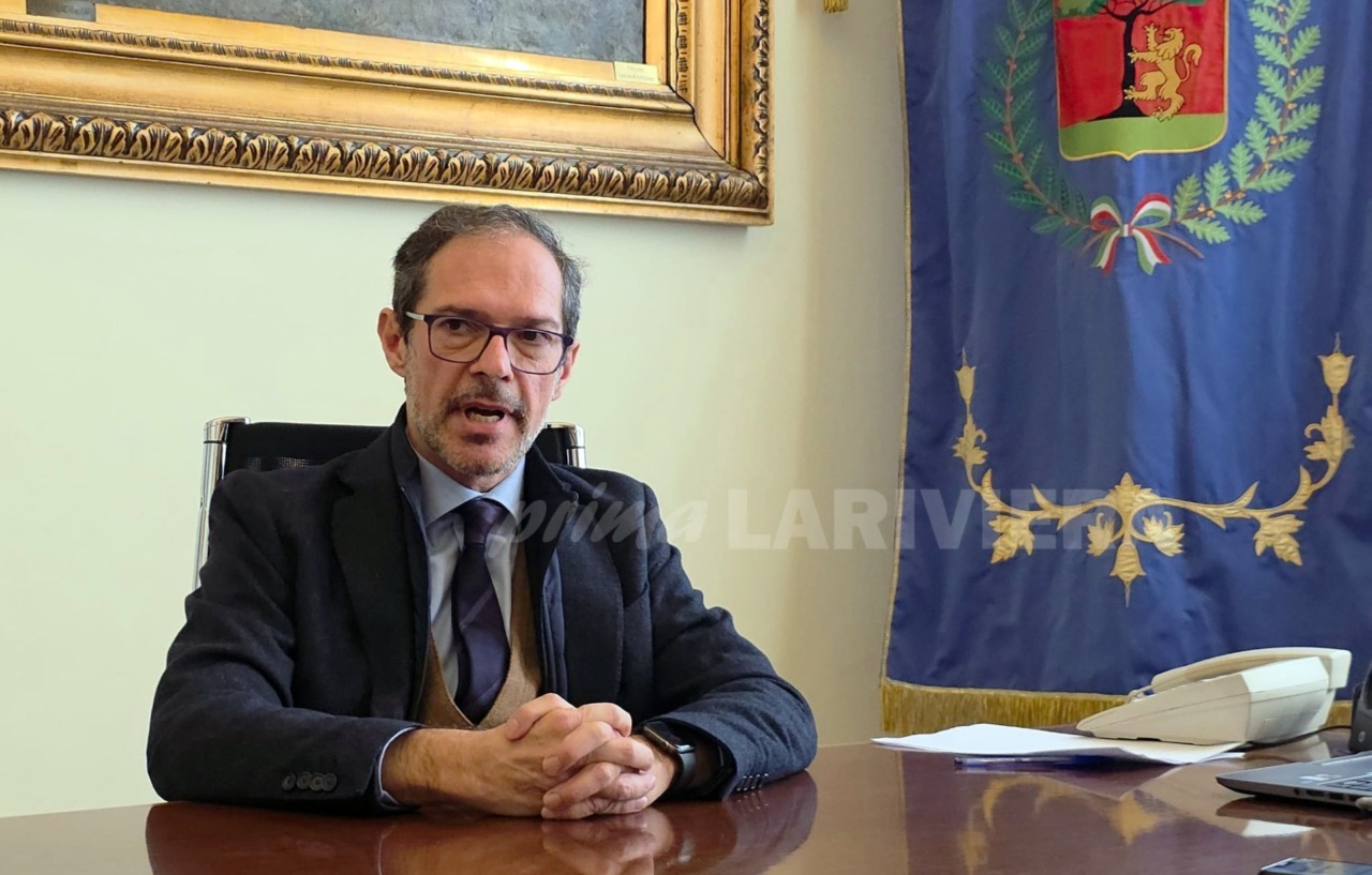 Centrodestra prende tempo sull’aut-aut di Ingenito: “Supporto prima delle Provinciali o dimissioni”