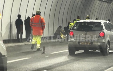 Schianto sulla A26 tra Ovada e Masone, disagi per molti vacanzieri diretti in Liguria