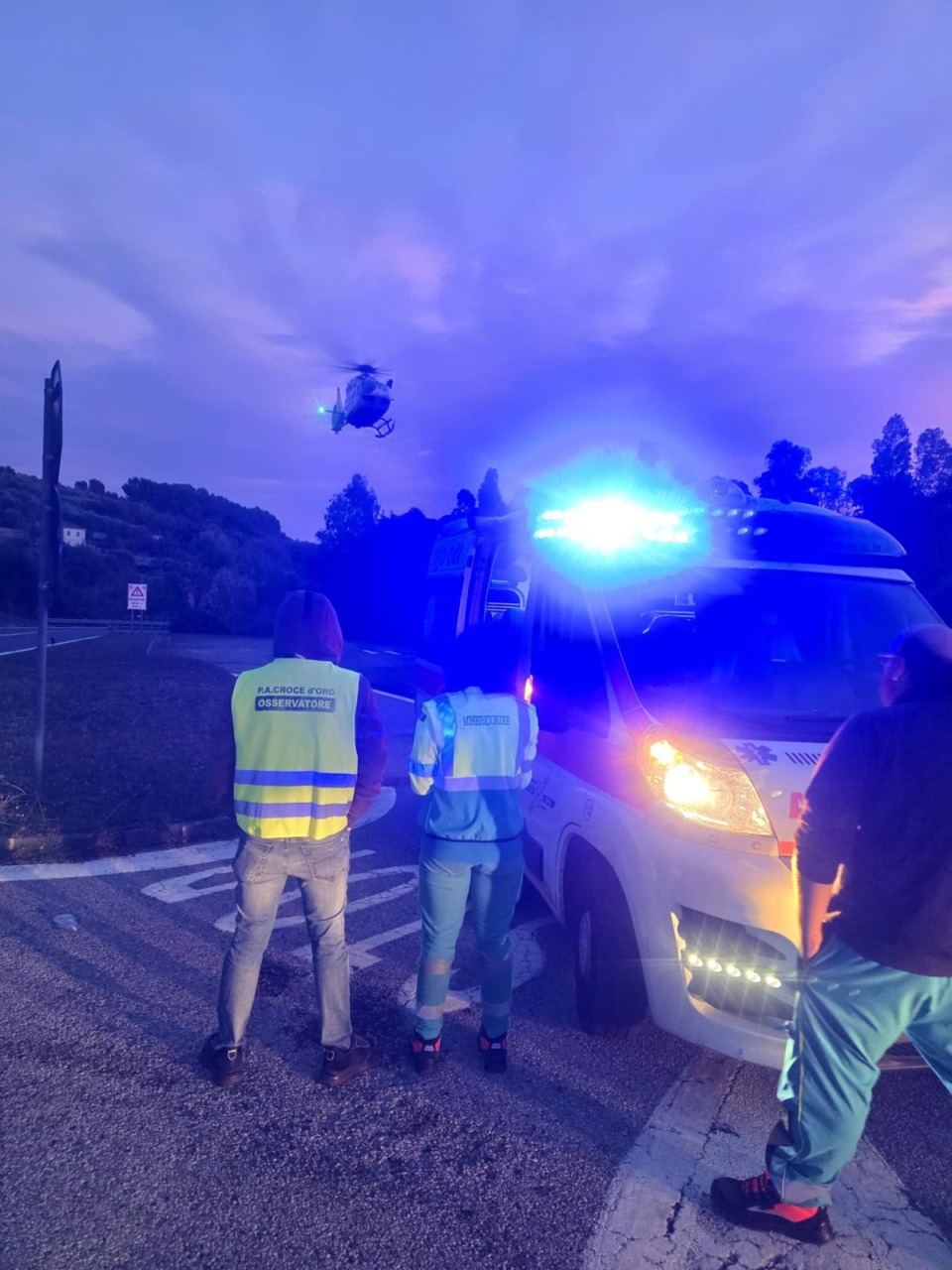 Bimbo di 5 anni cade dai giochi gonfiabili, in elicottero al Gaslini