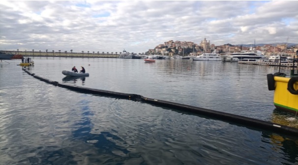 Sversamento in mare di liquidi inquinanti…ma si tratta di un’esercitazione
