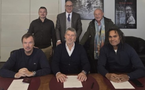 Sanremese (che annuncia l’ingresso di Karembeu) pari a Milano. Imperia ko in casa contro il Derthona. L’affetto dei tifosi per l’ex Pietro Buttu