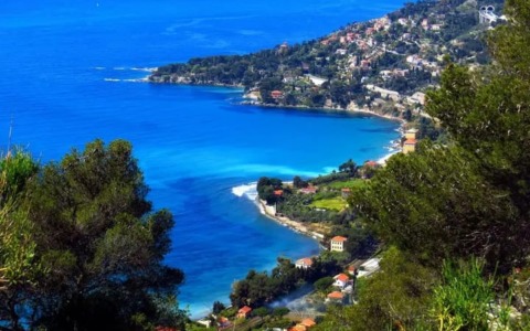 Denuncia alla Corte Europea contro le dighe soffolte nella Baia di Latte