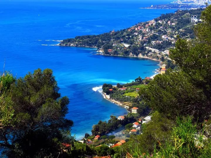 Denuncia alla Corte Europea contro le dighe soffolte nella Baia di Latte