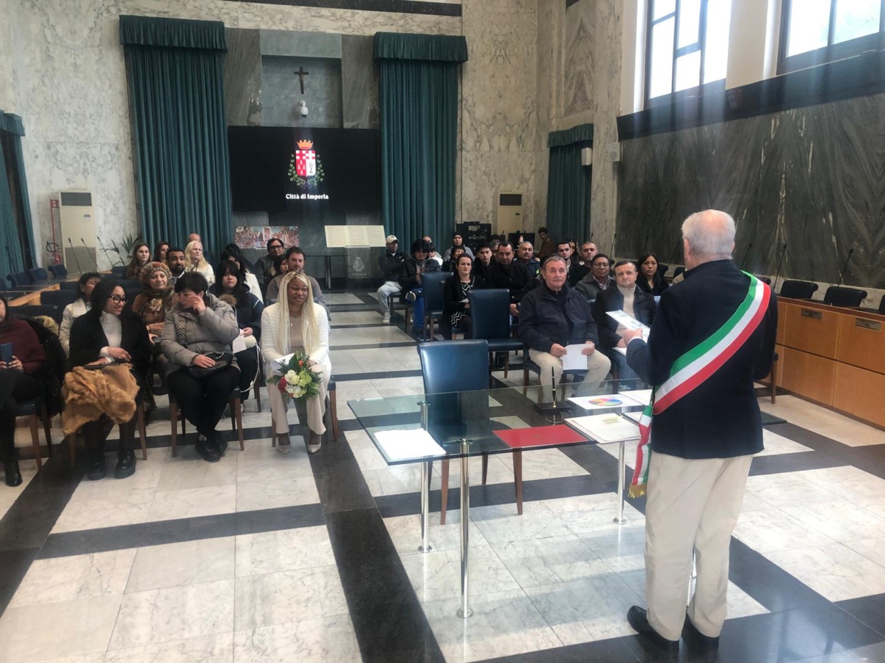 Imperia: 24 nuovi cittadini extracomunitari giurano davanti al sindaco