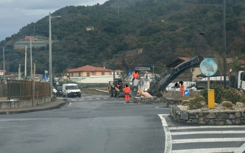 Avviato l’adeguamento del passaggio pedonale rialzato di via Braie a Camporosso