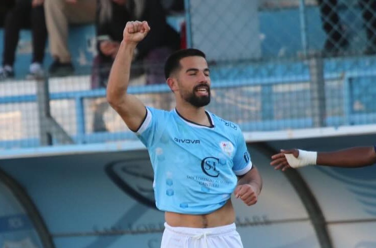 Il goal vittoria di Oan Djorkaeff e il bell’abbraccio con il mister della Sanremese Banchini