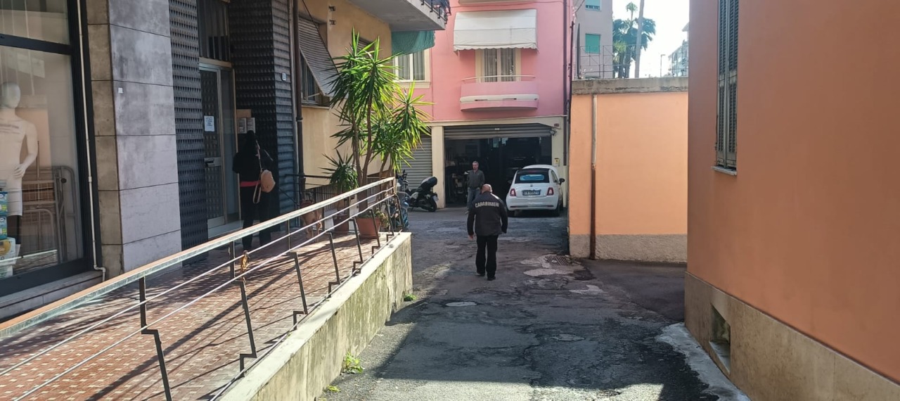 Accoltellamento a Ventimiglia, il testimone: “Ho visto tutto. Cercava di difendersi”