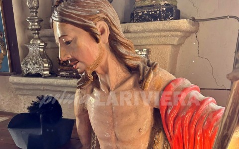 Parroco scopre statua lignea di San Giovanni del ‘500 in un armadio a muro della sagrestia