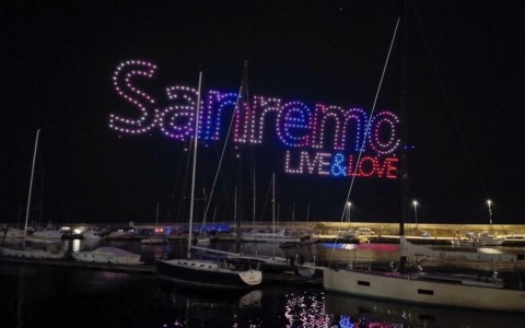 Capodanno da record a Sanremo, il “drone show” idea geniale