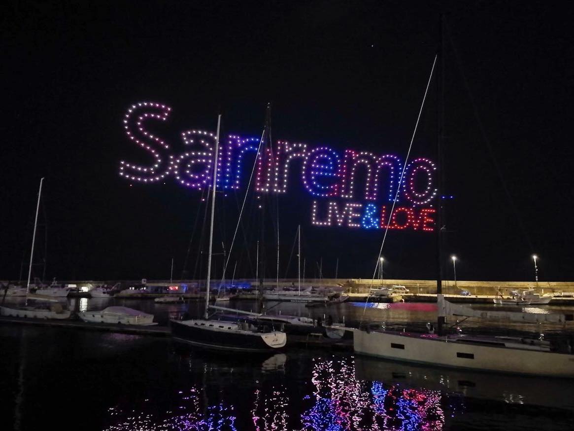 Capodanno da record a Sanremo, il “drone show” idea geniale