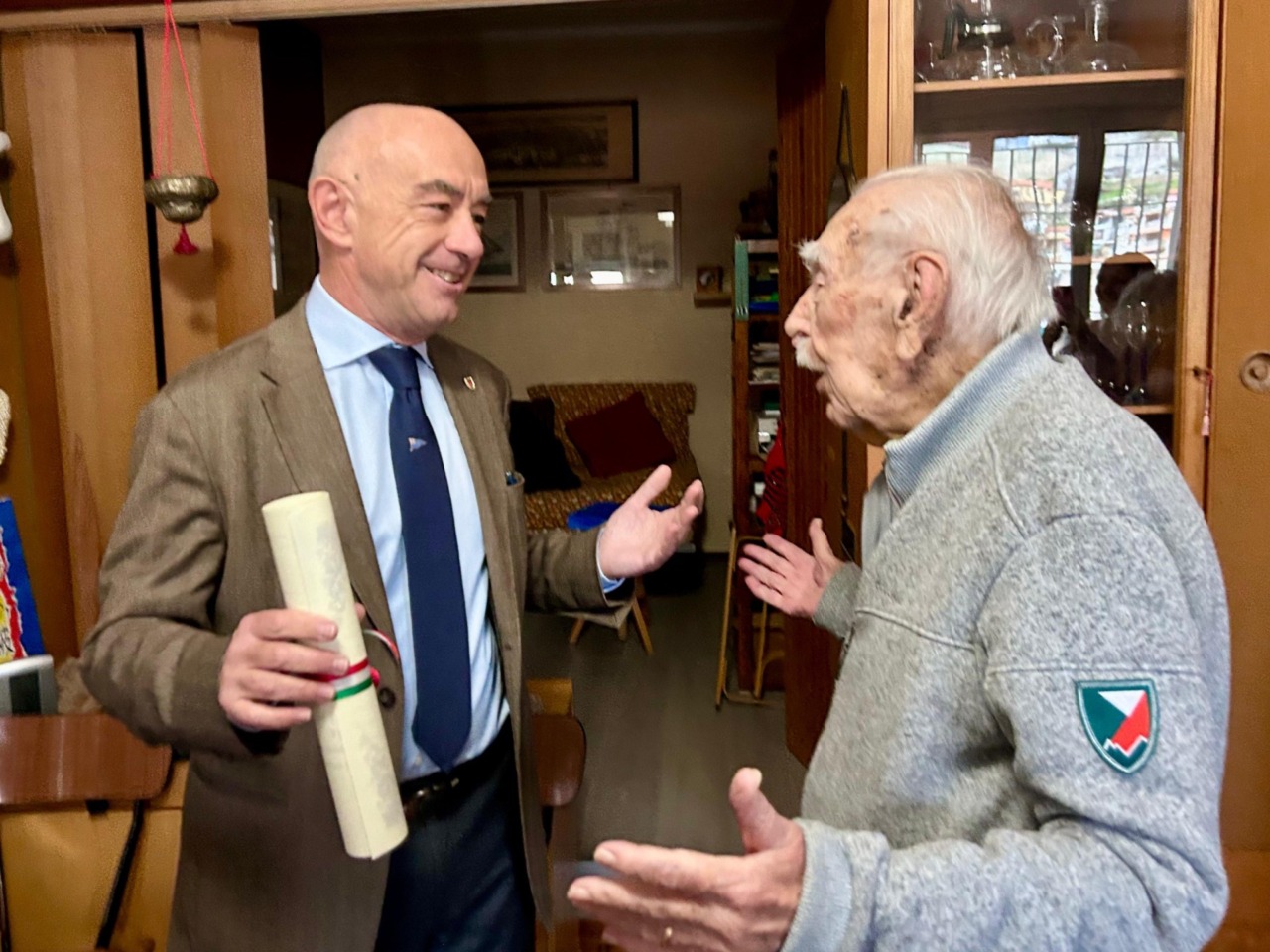 Il sindaco di Sanremo festeggia i 105 anni di Glauco Marzari: la sua storia affascinante